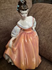 ROYAL DOULTON Figurine -