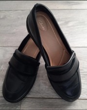 Clarks black leather cabin