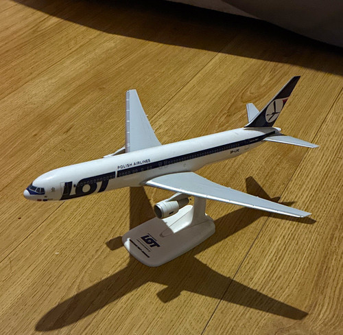 Lot polish airlines - lot,