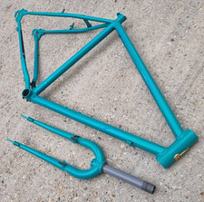 Raleigh Mountain bike frame and Fork Steel tubing green Retro vintage bicycle
