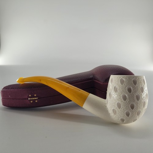 Lattice billiard meerschaum