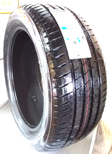 215 firestone roadhawk - 215/50/17,