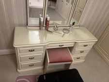 Juno Olympus Pedestal Dressing