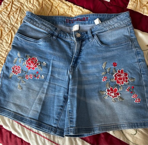 Body flirt embroidered shorts - body,