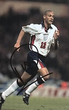 RIO FERDINAND HAND SIGNED 6X4