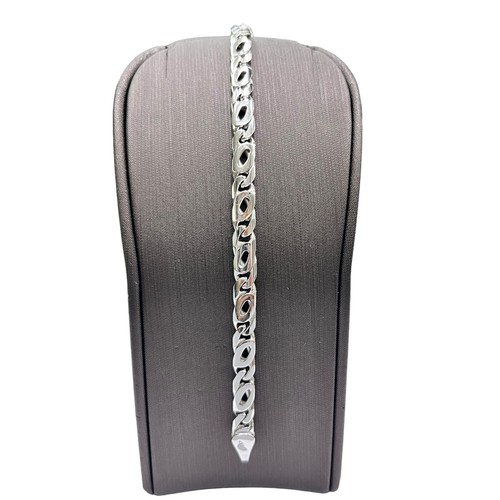 9ct white gold birdseye - white,