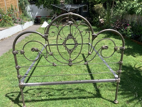 Antique cast iron - double, bed