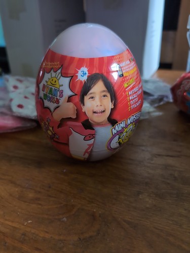 Ryan world mystery egg - world,