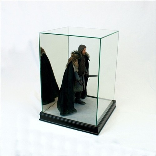 Glass action figure - action, display