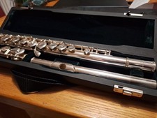 Pearl PFB505E Flute Closed Hole With Case And Padded Carry Bag