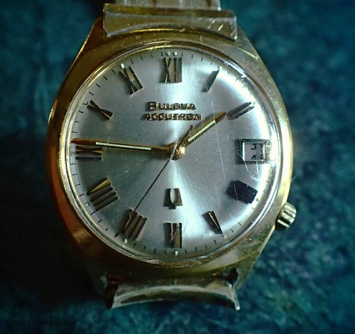 Vintage 1975 bulova accutron - bulova,