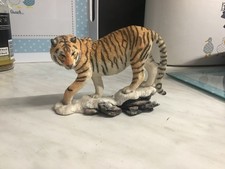 COUNTRY ARTISTS SIBERIAN TIGER