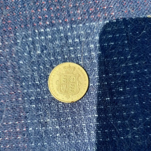 22ct gold half sovereign - half, queen