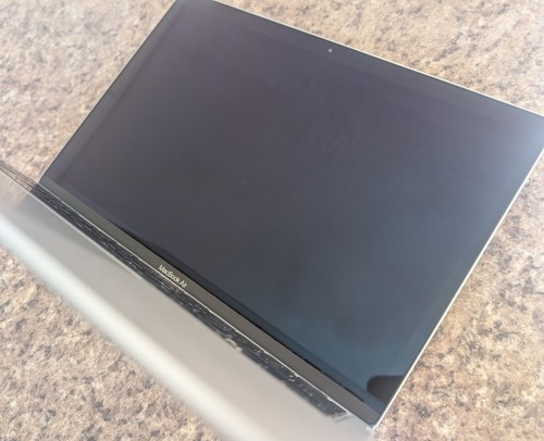 Apple macbook air a2337 - m1,