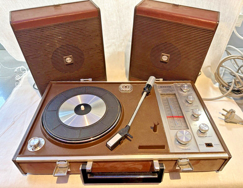 Vintage sanyo portable - sanyo,