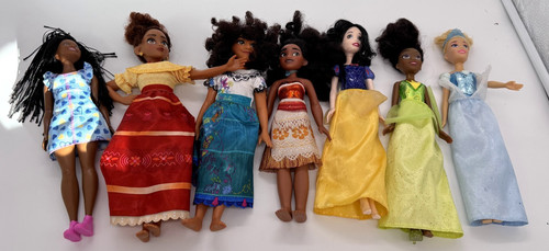 Seven girls play - seven,