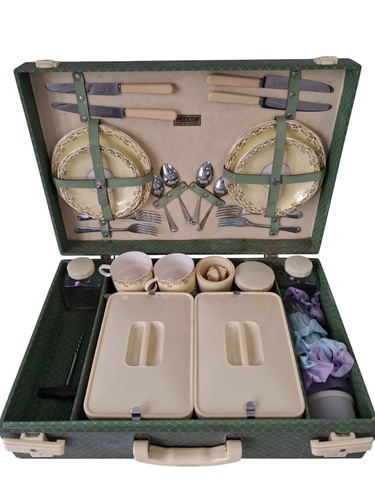 Brexton vintage picnic basket - brexton,
