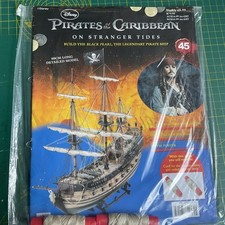 HACHETTE BUILD THE PIRATES OF