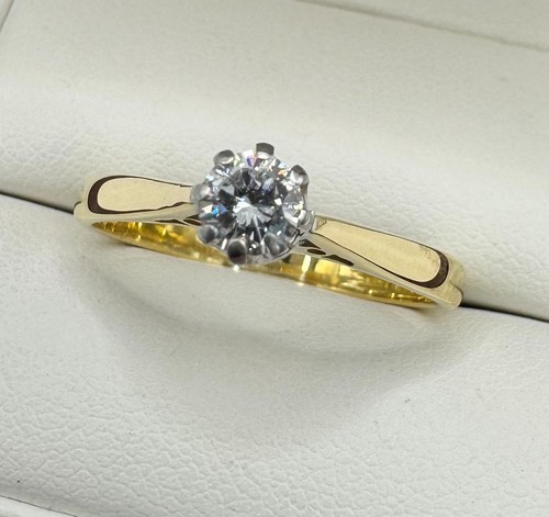18ct gold 29ct - 0.29ct, diamond