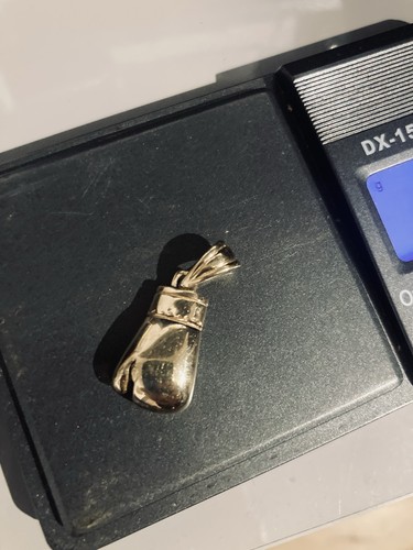9ct heavy yellow solid gold - heavy,