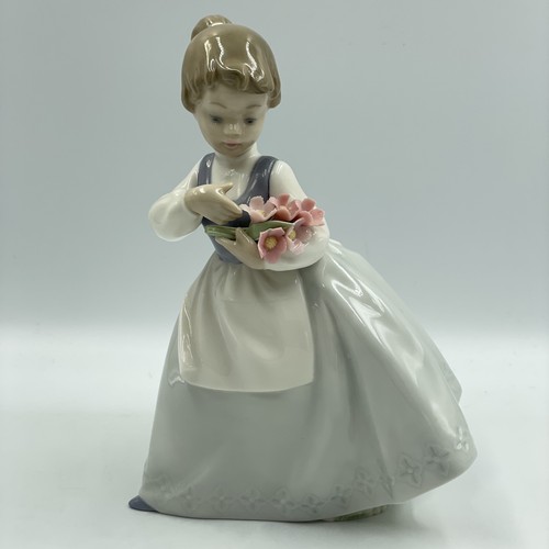 Nao lladro flower girl - lladro,