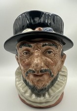 ROYAL DOULTON " BEEFEATER "