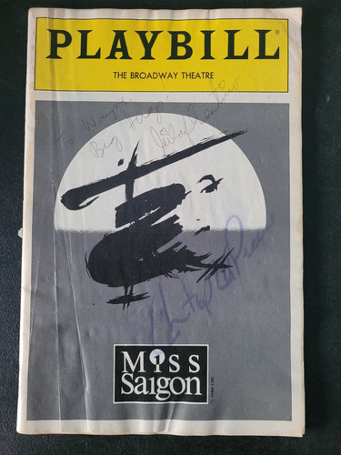 Miss saigon playbill magazine - saigon,