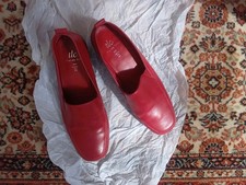 Ladies red leather shoes size - red,