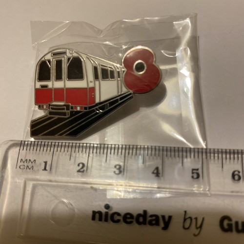 London underground pin badge - london,