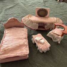 Vintage Dolls House Bedroom