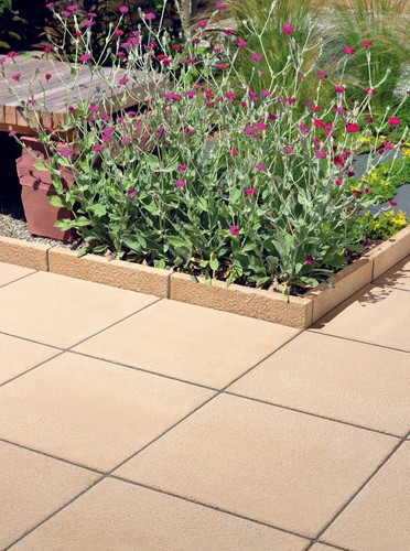 Bradstone textured buff - buff, paving