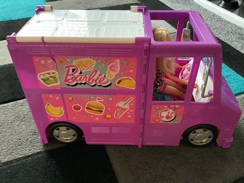 Barbie burger van with - van,