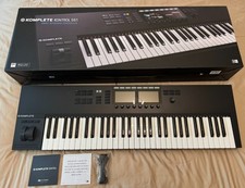 Native Instruments NI Komplete Kontrol S61 Mk2 Keyboard Controller