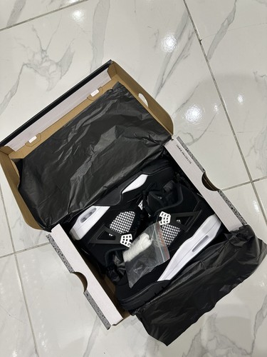 Jordan white thunders with - 4s,