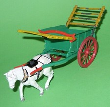 Britains Farm / 9505 Tumbrel Farm Cart & Horse