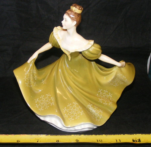 Royal doulton figurine lynne - royal,