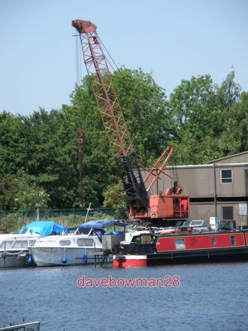 Photo crane oundle marina - photo,