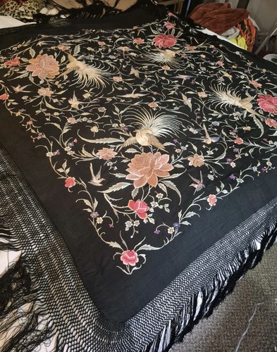 Antique piano shawl - 💥,