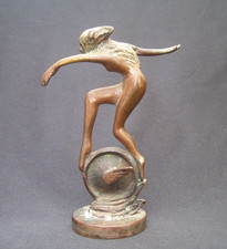 VINTAGE 1930s CROSSLEY LADY ON WINGED WHEEL CAR MASCOT~BRONZE HOOD ORNAMENT RARE