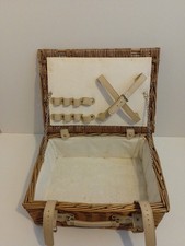 Vintage Wicker Picnic Basket 14 In Wide 10 In Death By 6 In Height Lined