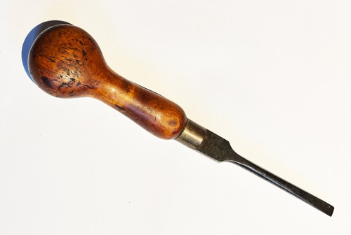 Small boxwood handled