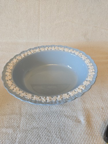 Wedgwood queensware cream on - ,