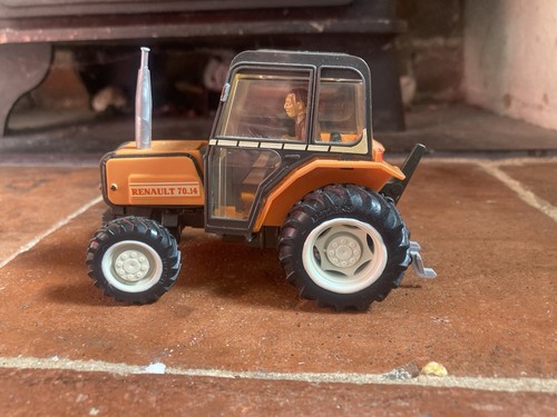 Britains renault tractor - 70-14,