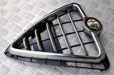 Alfa Romeo Giulietta pre-facelift front grille 156085889 + badge