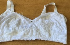 Very Good Condition F&F Stunning Lace Comfort Non Padded Non Wired Bra White 36F