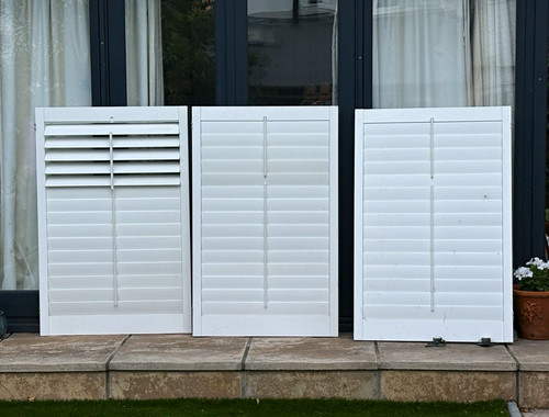White wood plantation shutter - white,