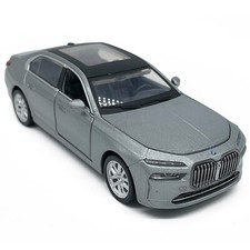 1:32 2023 BMW i7 Model Car