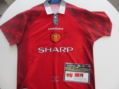 Manchester united shirt - manchester, signed