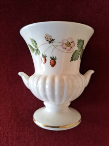 Wedgewood wild strawberry urn - wedgewood,