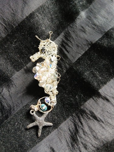 Seahorse wire and bicone - wire,